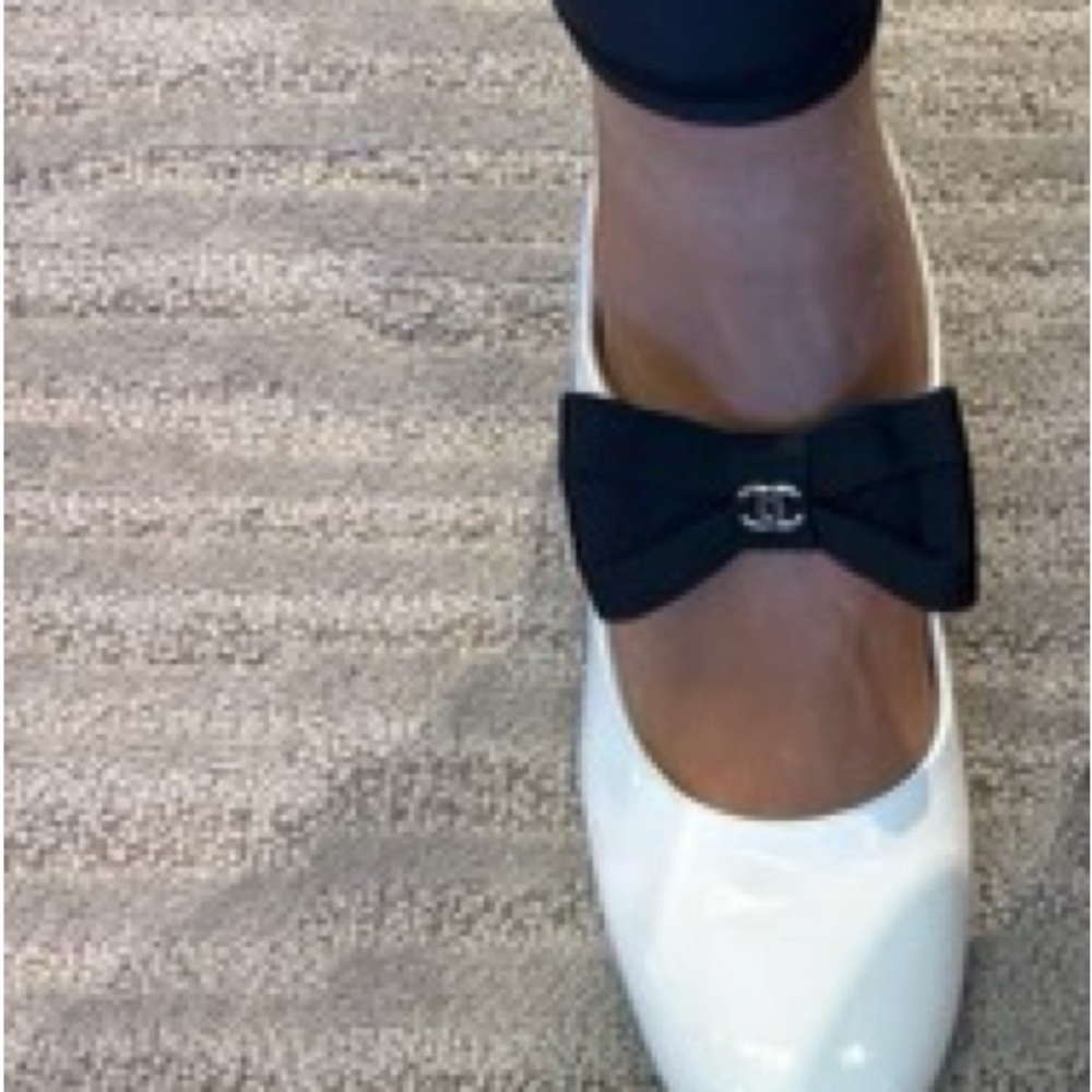 CHANEL Mary Janes White and Black Heels brand new